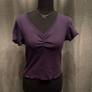 Outlaw Chic V-Neck Ruched Short Sleeve Top in Deep Purple